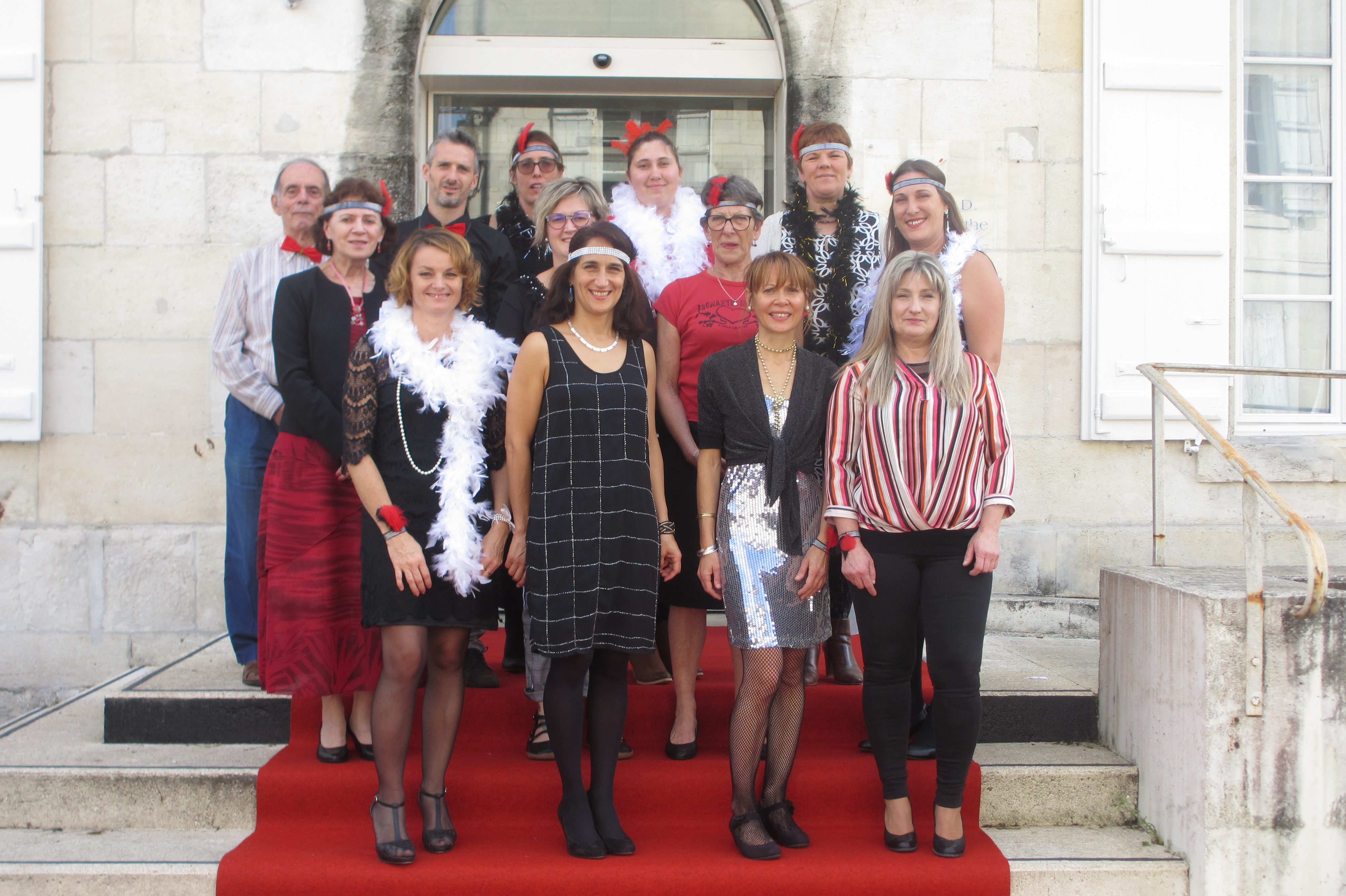 Un personnel sur son 31 pour montée les marches !