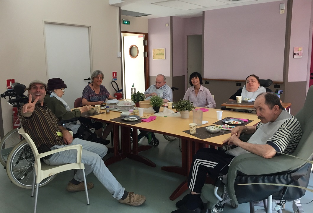 Premier repas convivial au Garlaban