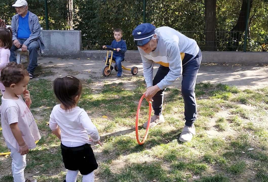 Atelier intergénérationnelle avec la crèche Plif Plaf Plouf - lundi 14 octobre Atelier intergénérationnelle avec la crèche Plif Plaf Plouf - lundi 14 octobre