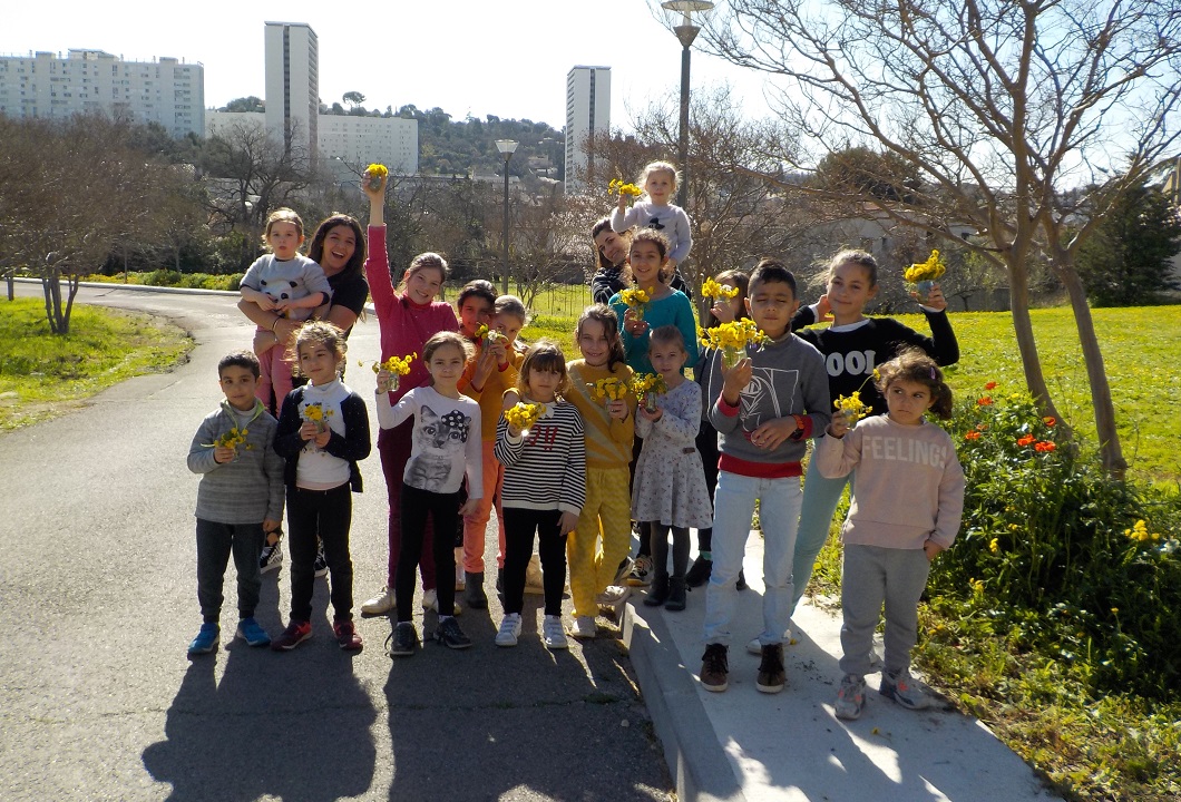 Bouquets de fleurs du parc préparés pour les résidents du Garlaban