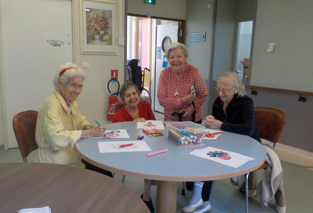 Atelier coloriage dans l'unité du Garlaban