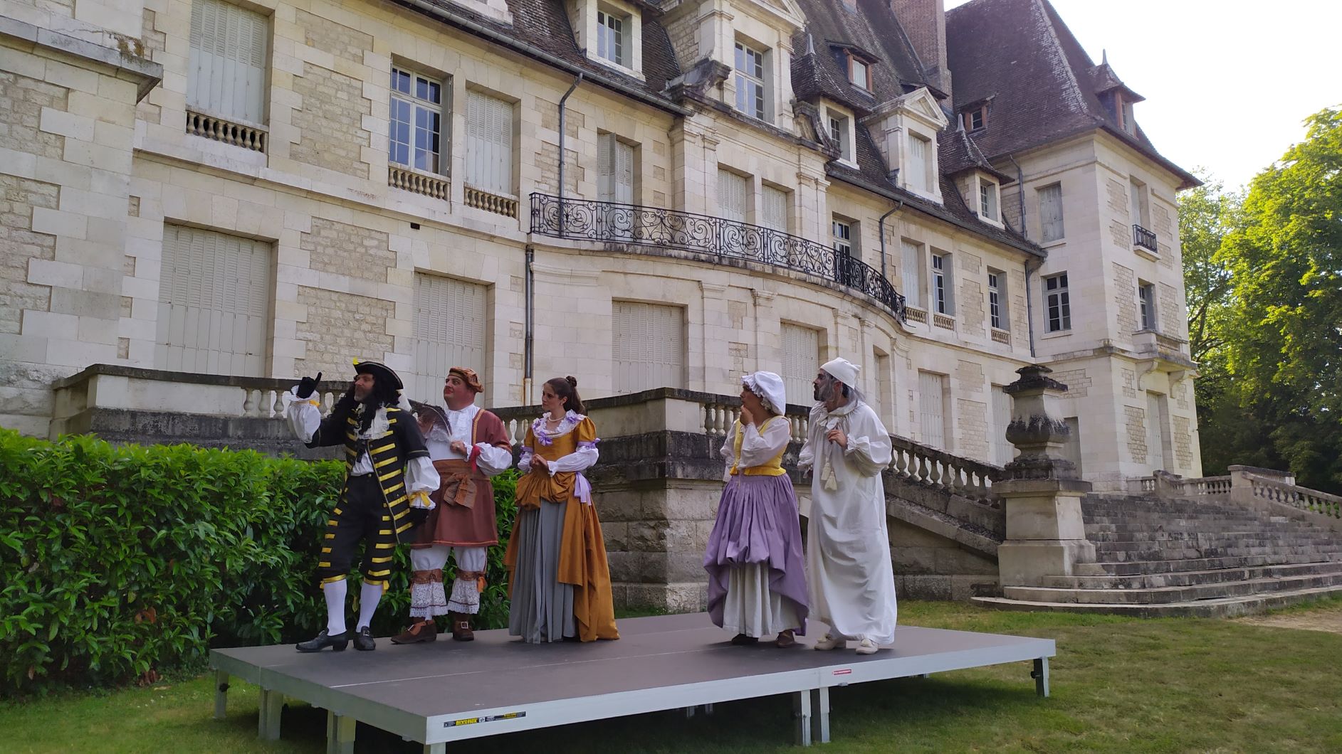 Quand Molière s'invite à la MAS de la Vallée du Lunain... Quand Molière s'invite à la MAS de la Vallée du Lunain...