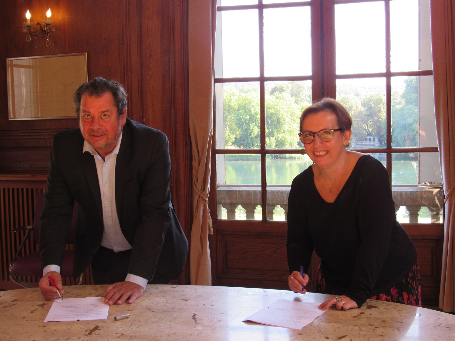 Signature d’une convention de partenariat entre le COS CRPF et le Groupe Prysmian Signature d’une convention de partenariat entre le COS CRPF et le Groupe Prysmian