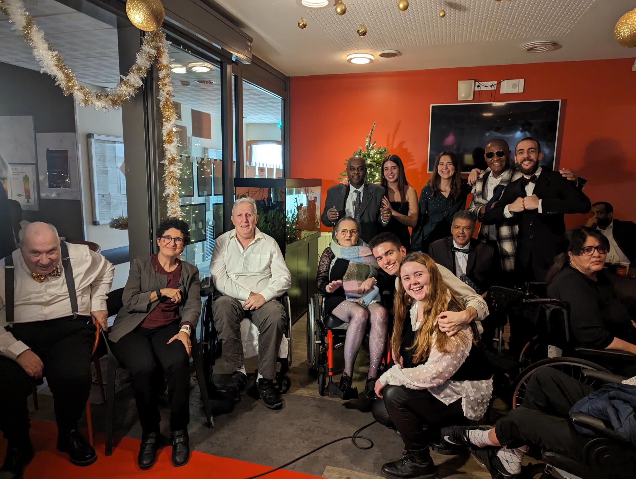 représentation de la chorale chantée/signée lors de la fête des familles de décembre 2023