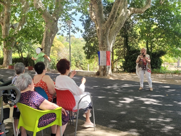 Un concert à l’ombre des platanes Un concert à l’ombre des platanes