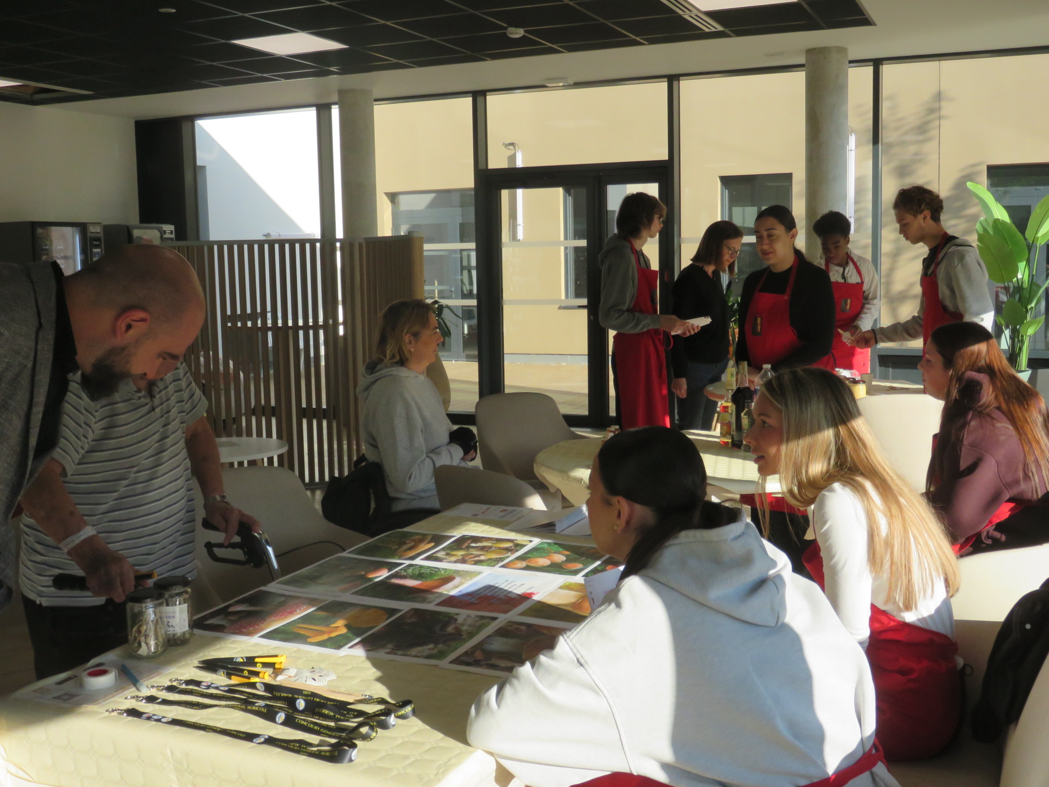 Stands des élèves du lycéee Felix Kir