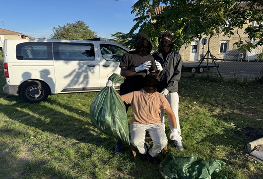 Collecte des déchets sur le site du CADA Collecte des déchets sur le site du CADA