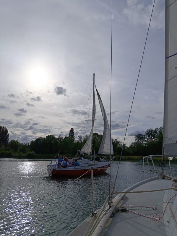 Initiation à la voile : cap sur la confiance pour nos stagiaires