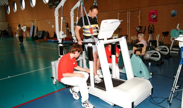 Rééducation à la marche au CRRF COS Pasteur