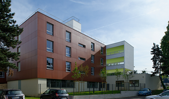 La façade en bois de l'EAM COS Val de Bièvre