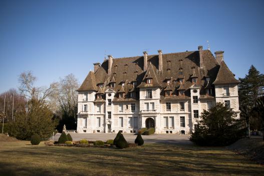 le chateau de Nanteau Vue de la facade principale du cahteau