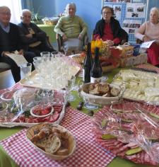 Un beau buffet champêtre.