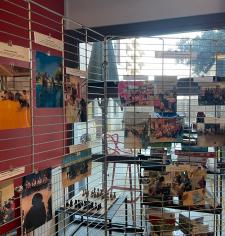 exposition photo préparée par l'équipe d'animation pour retracer les nombreuses activités partagées.