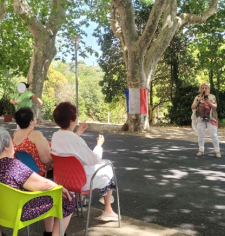 Un concert à l’ombre des platanes
