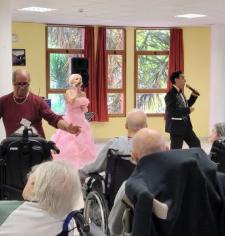 Un concert offert par les Blouses Roses